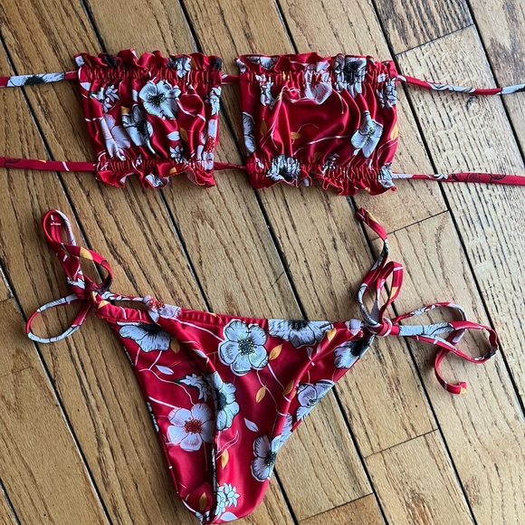 Zaful Other - Strapless Red Floral Bikini Set